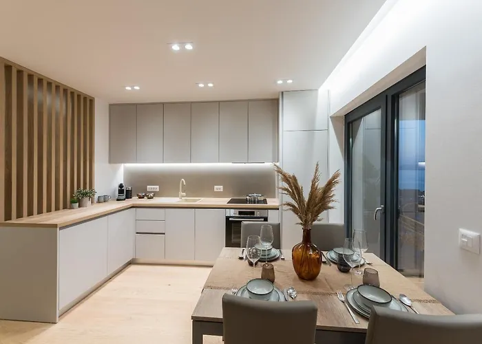 Luxury To Sea-sea&city View Apartament *