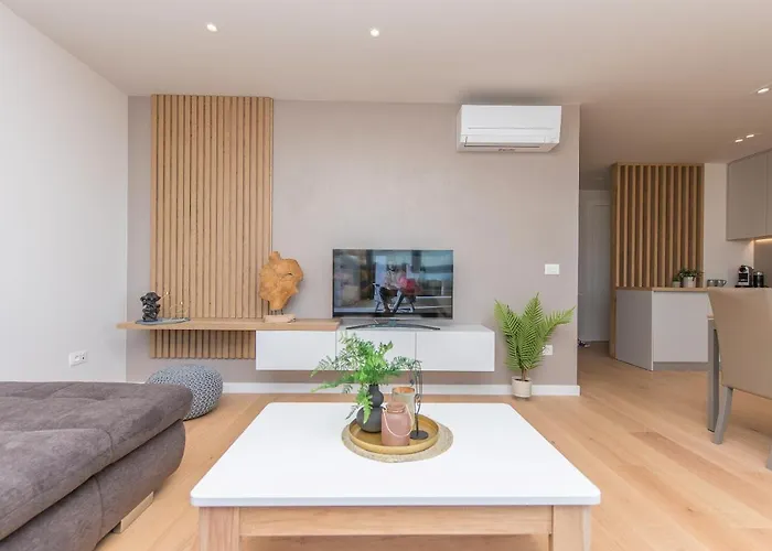 Luxury To Sea-sea&city View Макарська