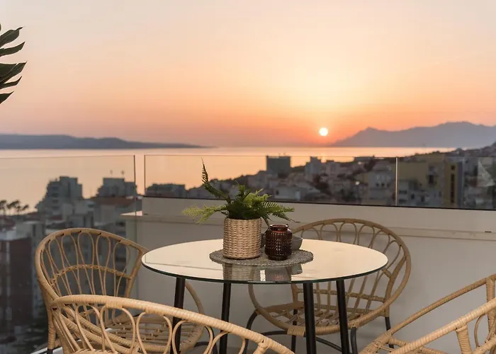 Luxury To Sea-sea&city View Апартаменти Макарська
