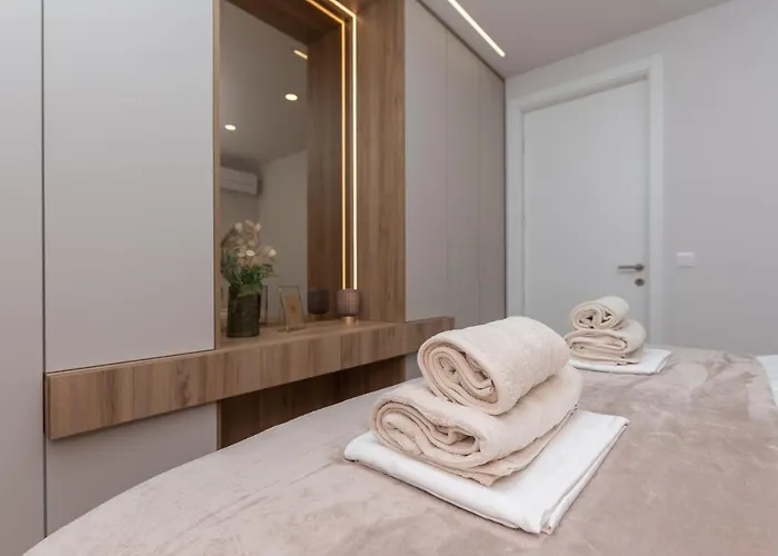 Luxury To Sea-sea&city View Apartman *